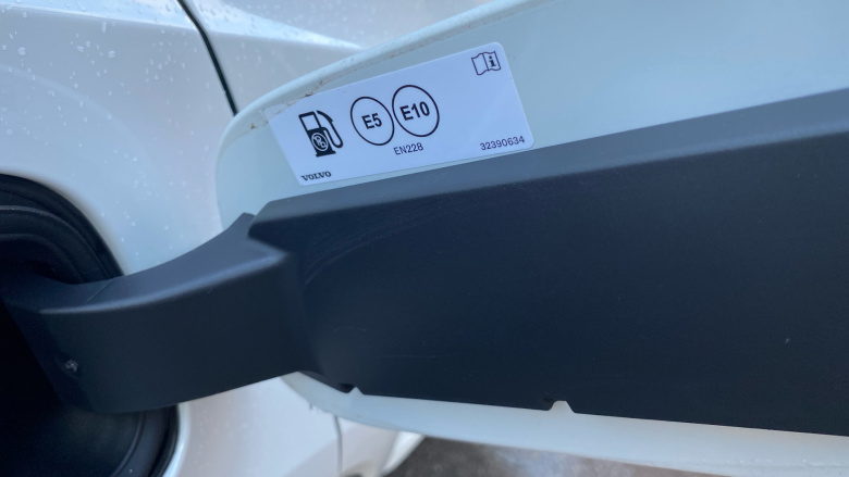 Volvo XC40 2.0 B3P Plus Dark 5dr Auto Petrol Estate